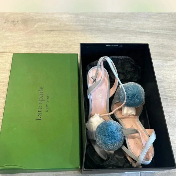 Kate spade amour Pom sandal. Size 6 - Picture 4 of 7